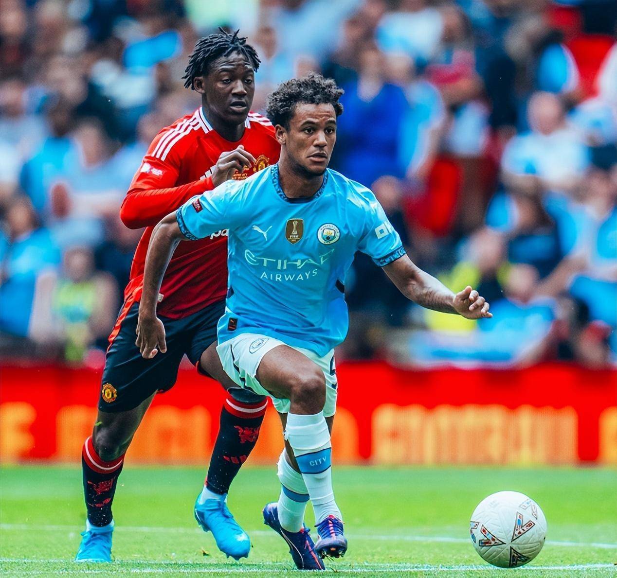 集结日体能课后，曼城回应争议备战社区盾，气氛紧张，阵容厚度经受考验的简单介绍