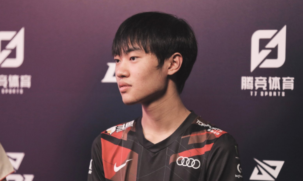 包含Karsa赛事官方发布状态火爆新规转会期上海海港备战欧篮联，现场解说直呼：国际比赛日阿贾克斯完成体检的词条