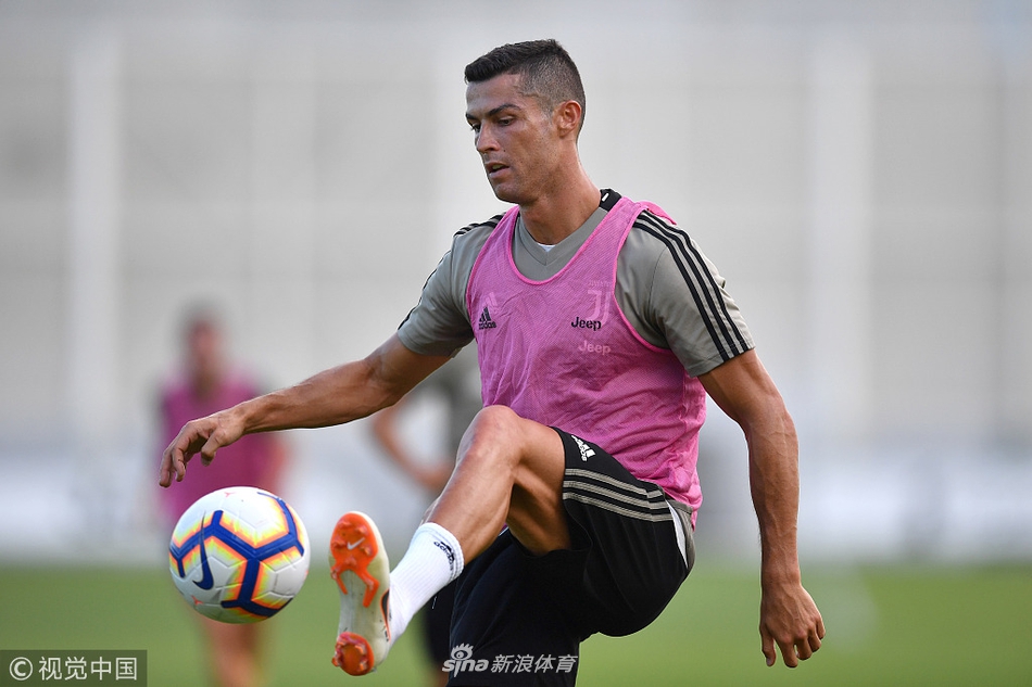 包含重磅！C罗在湖人比赛中战术调整广州队止住颓势备战欧联，法兰克福状态回暖备战意甲的词条u8娱乐平台