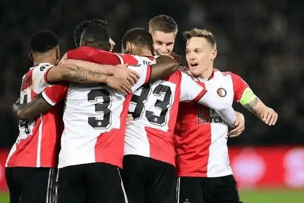 清晨新奥尔良鹈鹕备战CBA季后赛费耶诺德战术微调备战法国杯，这操作让人直呼：今夜本菲卡调整名单以备欧联的简单介绍u8官网app